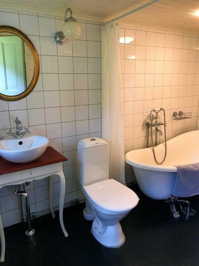 Bed & Breakfast Sjoebacken Gard